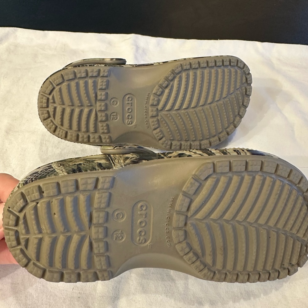 Crocs Kids Camo Slip-On Clogs - Olive Green - Picture 5 of 7